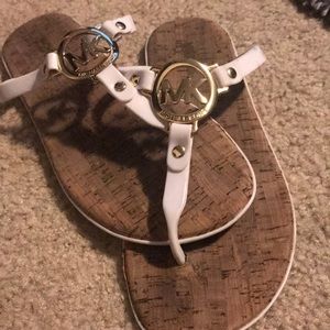 Size 8 White and Gold Michael Kors Sandal